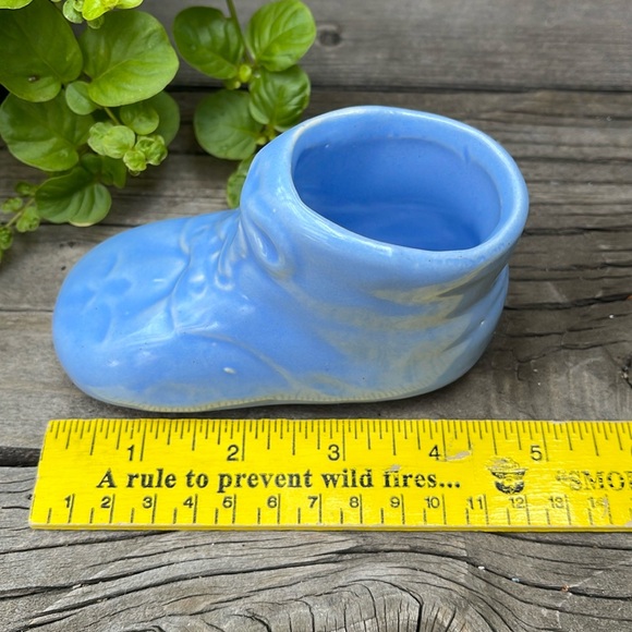 Vintage Blue Bundle of 2 :: Basketweave Dish and Baby Shoe Planter - Picture 10 of 11